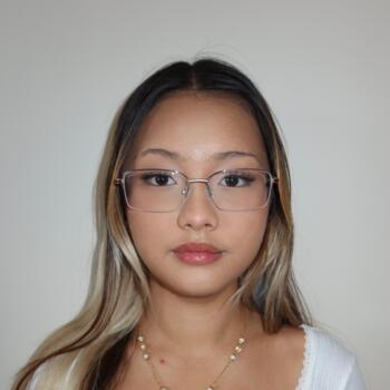 Babysitter Camberley: Naaz