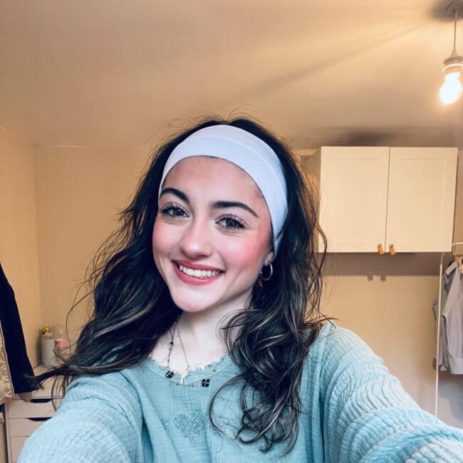 Babysitter in Nantes: Lily