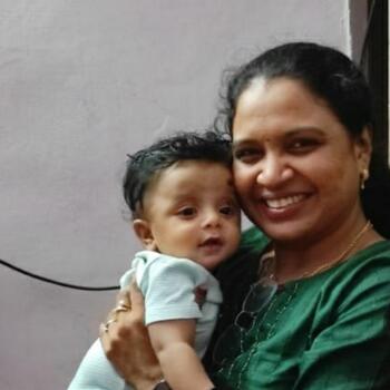 बम्बई में बेबीसिटर: Bismi