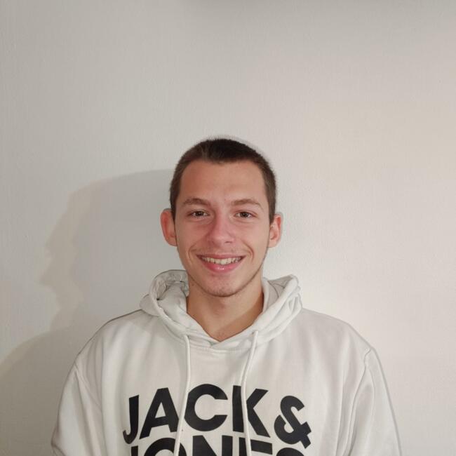 Babysitter in Tour d'Aigues: Alexandre