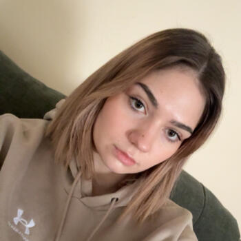 Babysitter Oradea: Briana