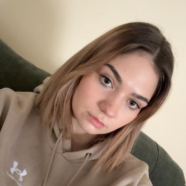 Babysitter in Oradea: Briana