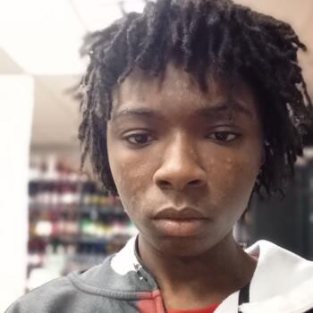 Babysitter in Rochester: Travell