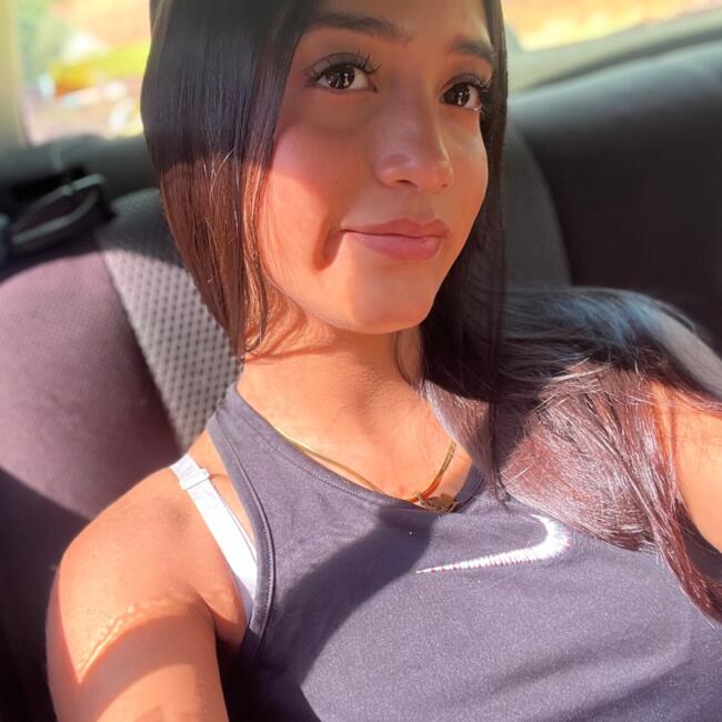 Babysitter in Las Lomas: Yessi