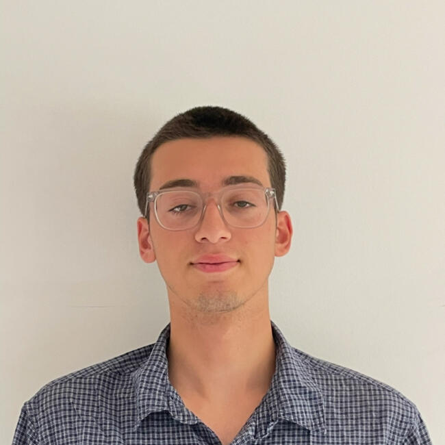 Babysitter in Naarden: Hamza