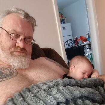 Babysitting job in Kansas City: babysitting job David