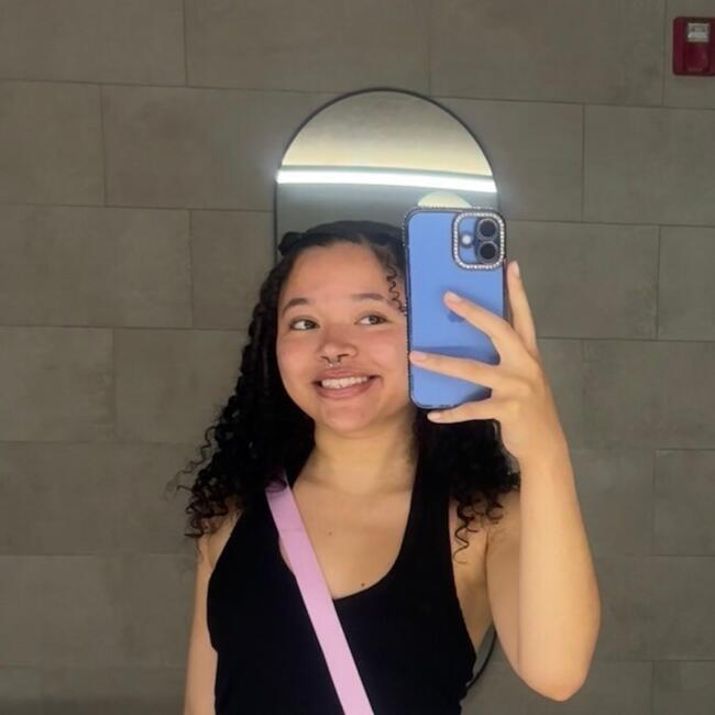 Babysitter in Kansas City: Riley