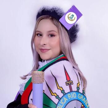 Babá Santo Ângelo: Nadine do Amaral dos