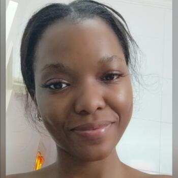 Babysitting job in Viana do Castelo: babysitting job Nair