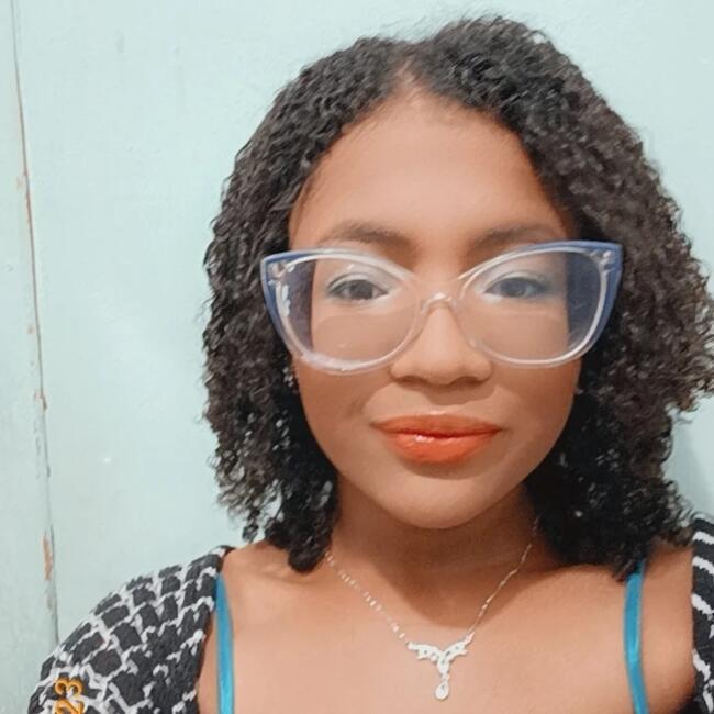 Babysitter in Almirante Tamandaré: Isabela