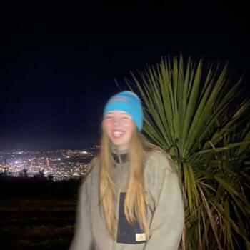 Babysitter in Tauranga: Lily