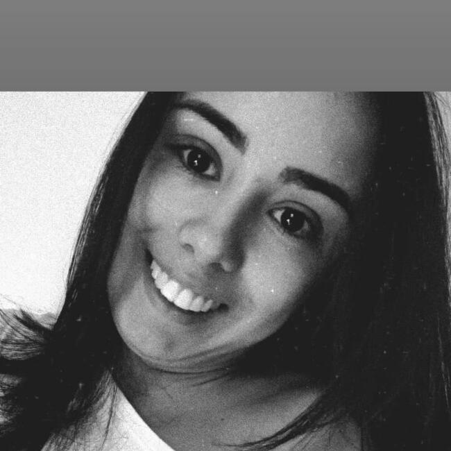 Babysitter in Marília: Julia