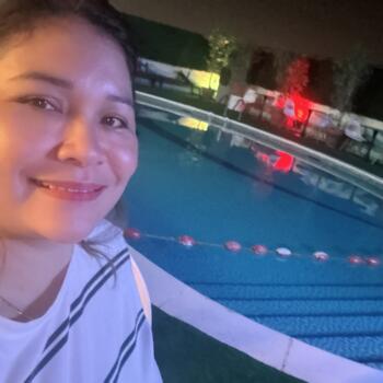 جليسة أطفال في دبي: Carly