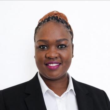 جليسة أطفال دبي: Mary