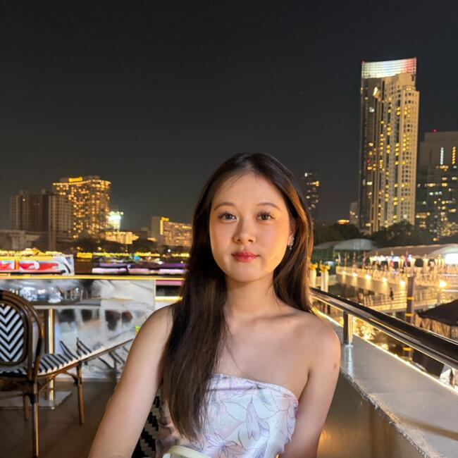 Babysitter in Singapore: Kimberly