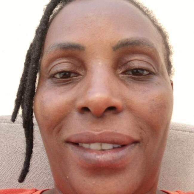 Babysitter in Dubai: Leah