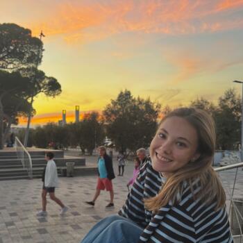 Babysitter in Nice: Eléanore