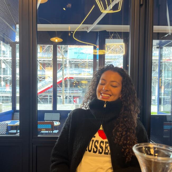 Babysitter in Trélissac: Jade