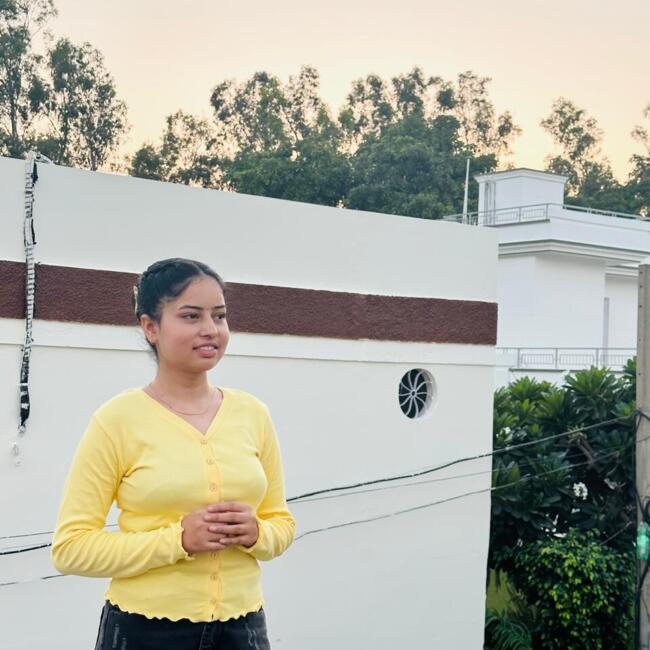 Babysitter in Hamilton: Ravneet