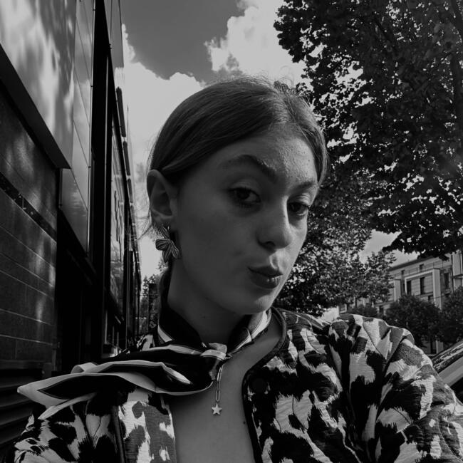 Babysitter in Franqueville-Saint-Pierre: Ambre