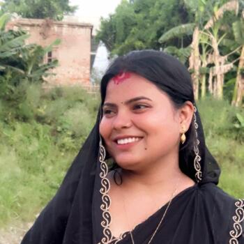 नोएडा में बेबीसिटर: Nidhi