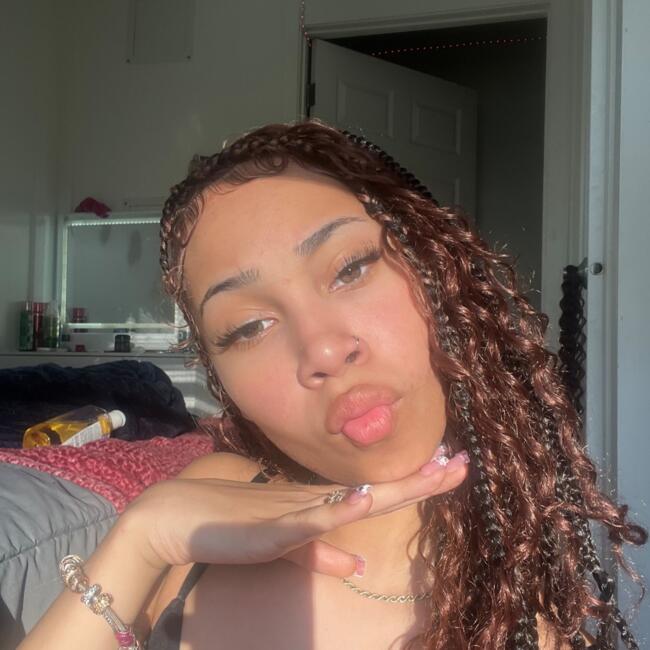 Babysitter in Brazoria: Ava