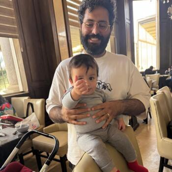 وظيفة جليسة تستضيف الأطفال في بيتها في Al Ma‘ādī: فرص عمل كجليسة أطفال Adam