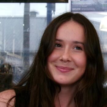 Babysitter in Auckland: Chloe