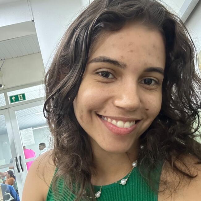Babysitter in Cuiabá: Kauane Melo
