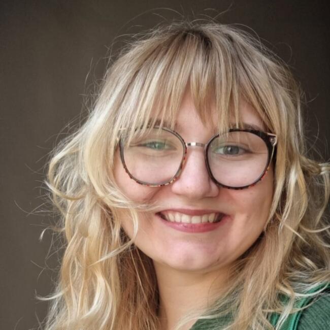 Babysitter in Biarritz: Léa