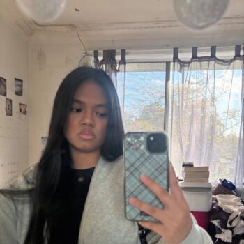 Babysitter in Newcastle: Hainna