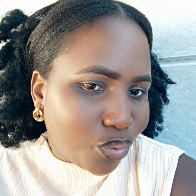 Babysitter in Cape Town: Monica Tarisai