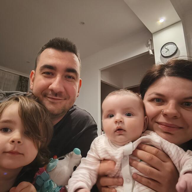 Nanny munka Jászárokszállás területén: Áron