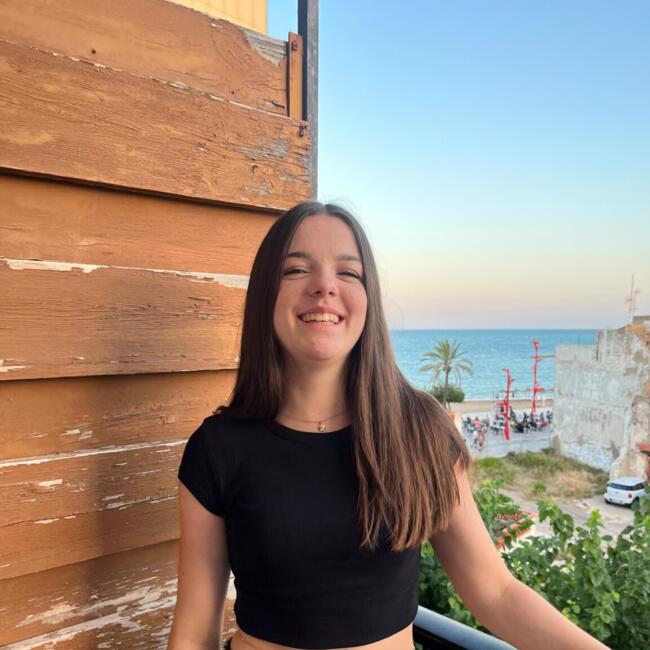Babysitter in Saint-Bonnet-de-Mure: Camille