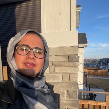 Emploi de nounous à Cochrane: job de garde d'enfants Syeda Aimen