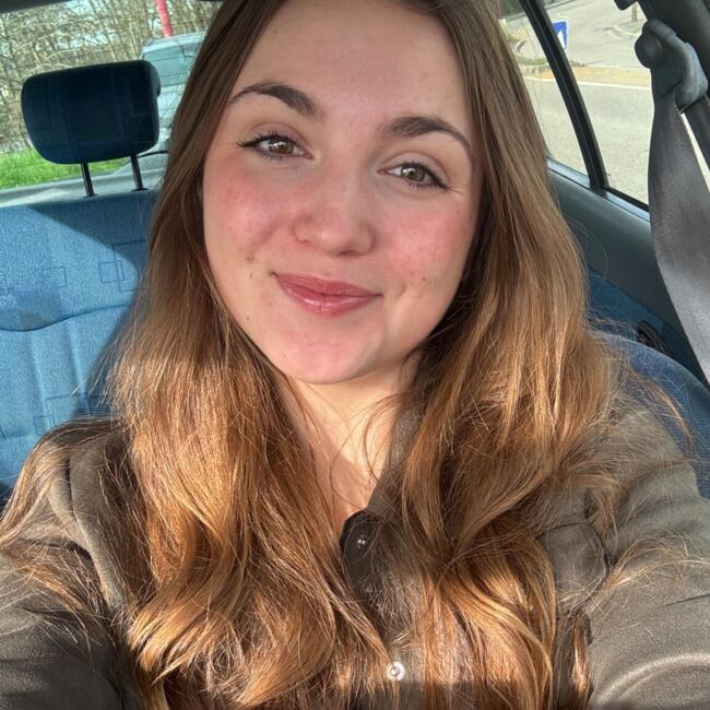 Babysitter in Neuves-Maisons: Justine