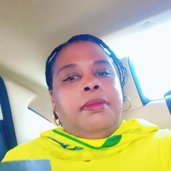 Babysitter in Al Qaţrānah: Marion