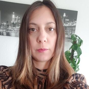 Babysitter Granges-les-Beaumont: Nelly