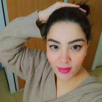 Nanny Marseille: Nora