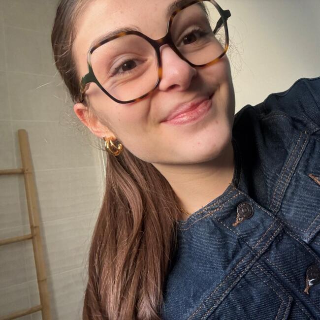 Babysitter in Doué-la-Fontaine: Laly