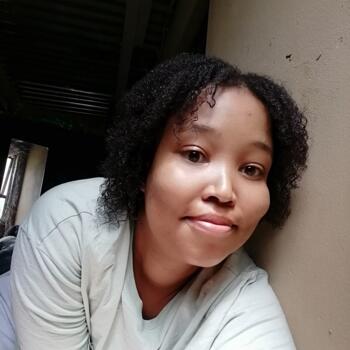 Babysitter in Loerieheuwel: Veronica Esmarelda