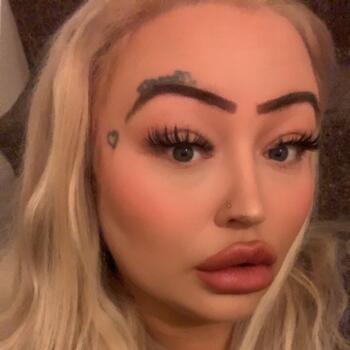 Nanny in Gravesend: Caia