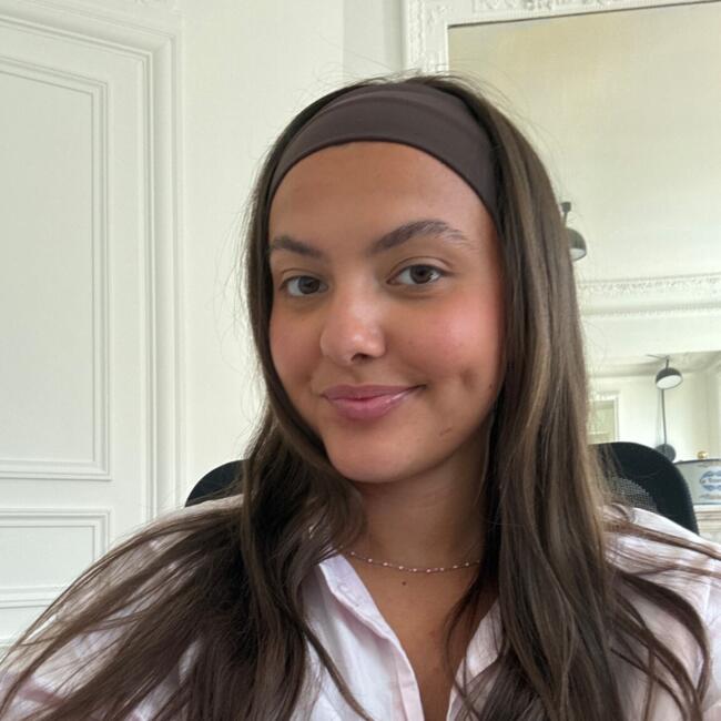 Babysitter in Courbevoie: NINA