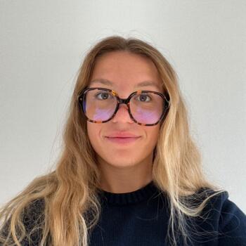 Babysitter in Trith-Saint-Léger: Emily