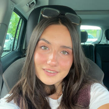 Babysitter in Lezoux: Clémence