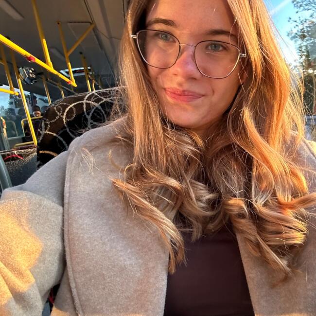 Babysitter in Altlichtenberg: Linda