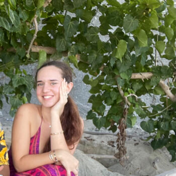 Babysitter in Bayonne: Nell