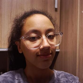 Baby-sitter La Chaussée-Saint-Victor: Tasnim