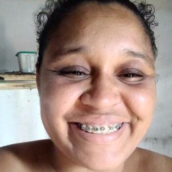 Babysitter in Natal: Regiane Rosa da