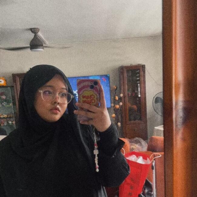 Babysitter in Singapore Island: Iklil